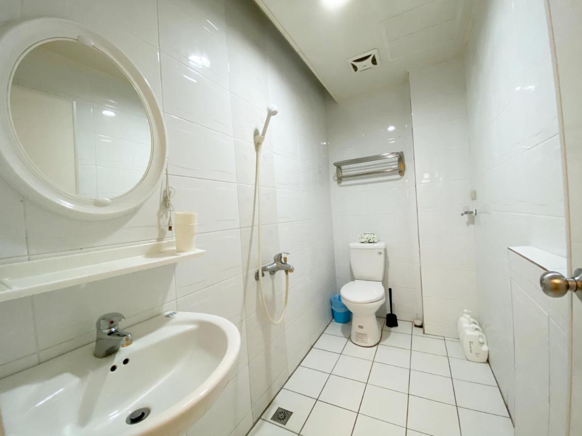 Fengjia Jyl Apartment Taichung Luaran gambar
